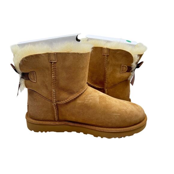 Ugg Woman’s Chestnut Mini Bailey Bow II Sheepskin Lined Winter Boots- Size 8 - Picture 5 of 8